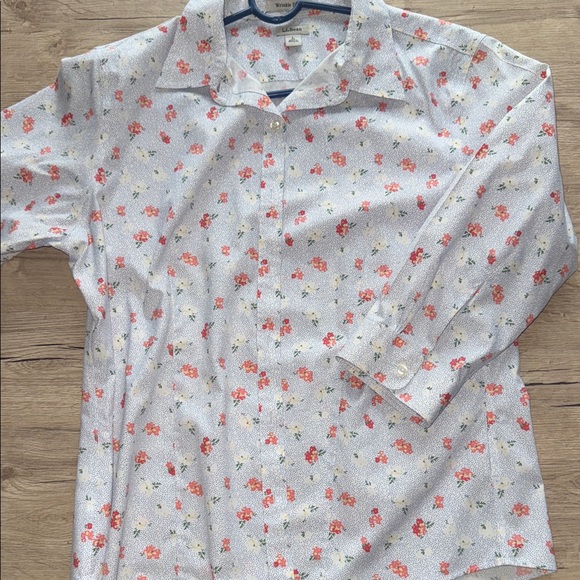 L.L. Bean White and Red Floral Women's Button Down Shirt - Picture 5 of 6